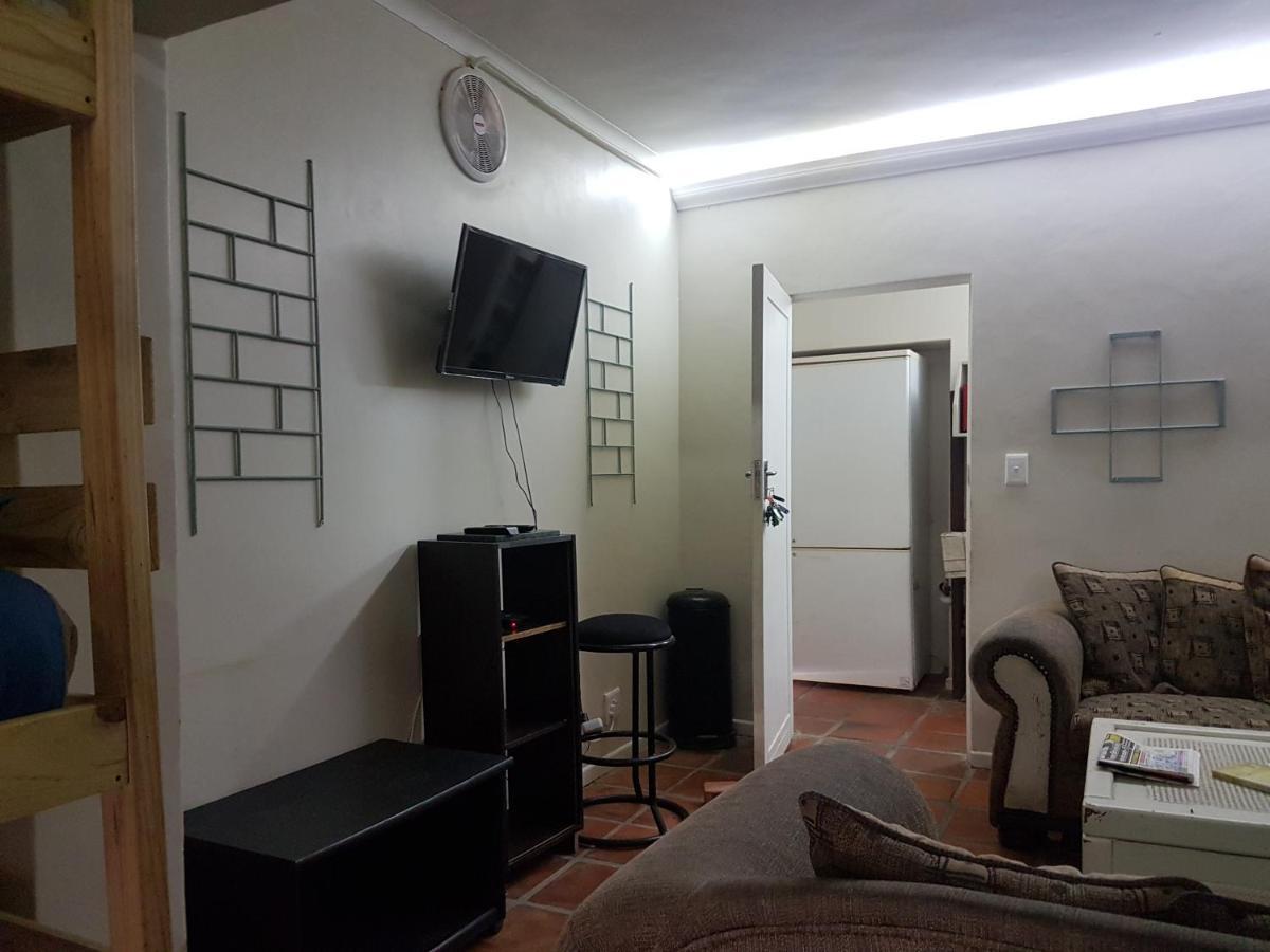 8 Sleeper Helderberg Ct Apartment