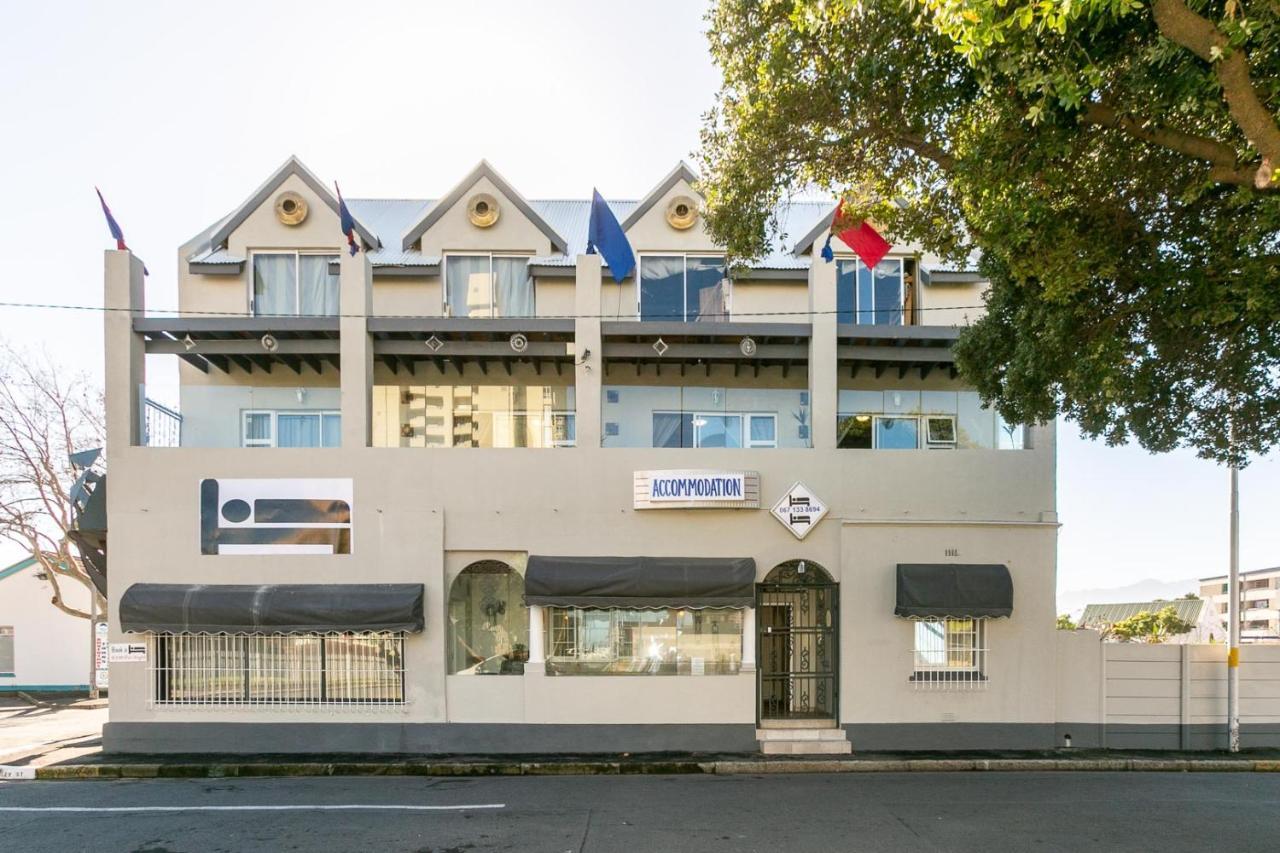 Apartment 8 Sleeper Helderberg Ct